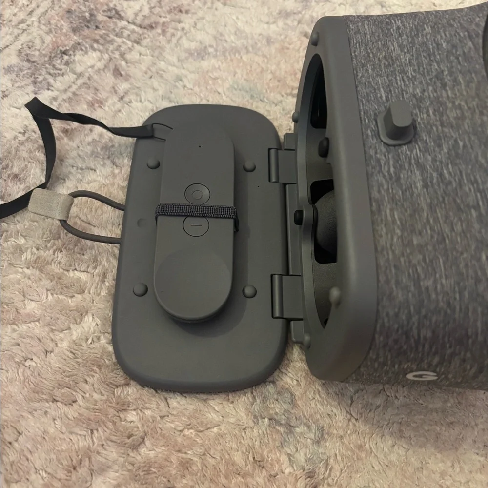 Google Gray VR Headset with Remote